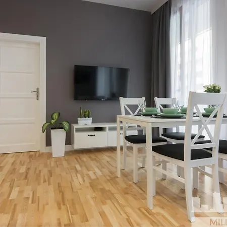 Millennium Awangarda Grey Apartment *